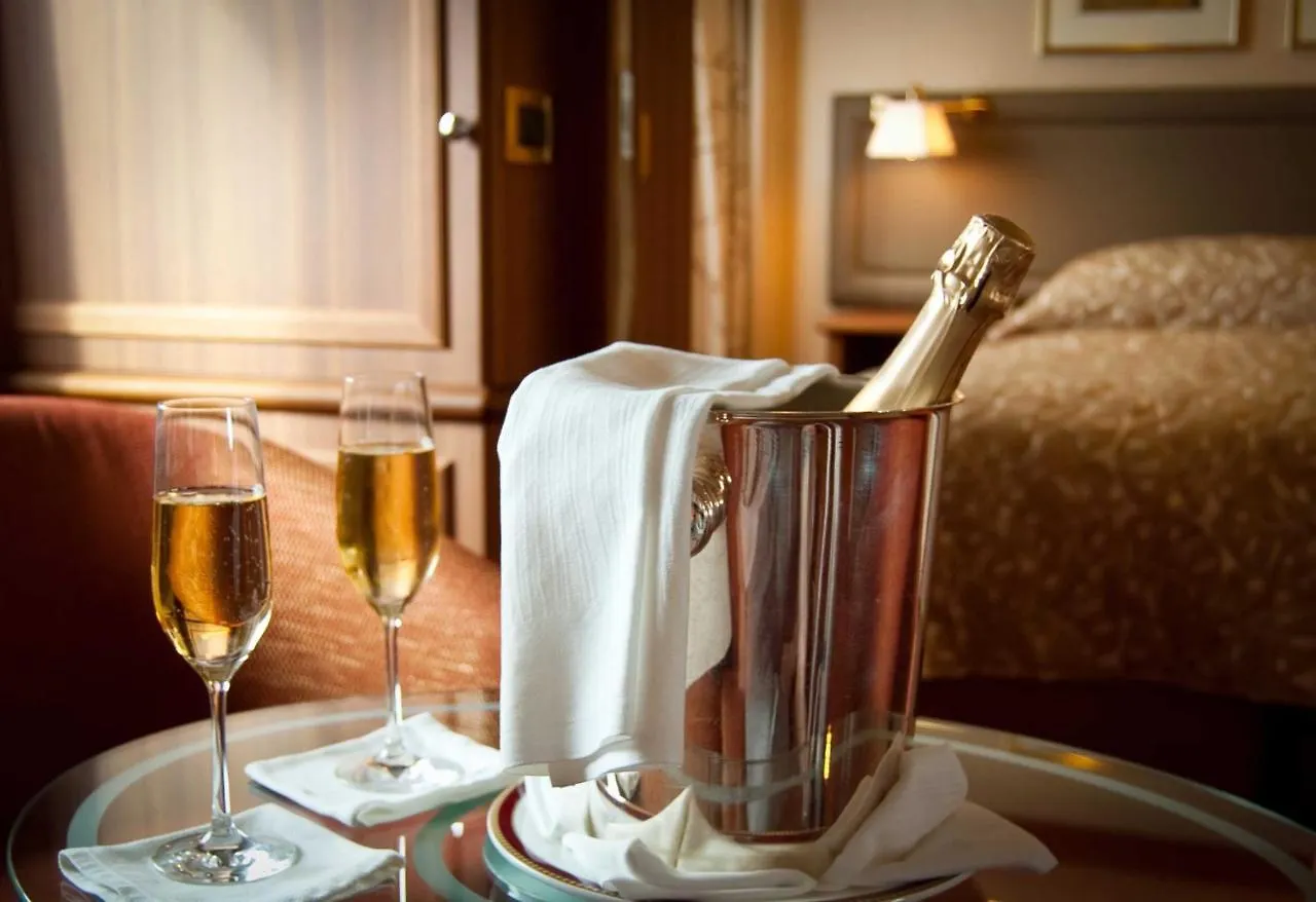 Hotel De Hofkamers Ostend 3*,  Belgium